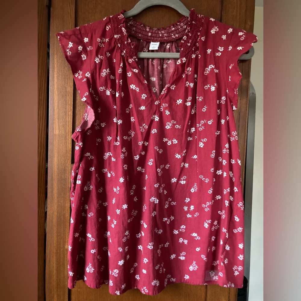 Old Navy L Large Red Floral Ruffle short sleeve top